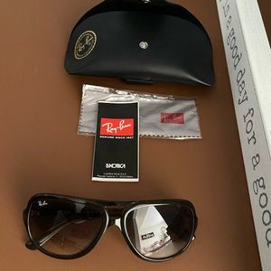 Unisex Ray-Ban Sunglasses